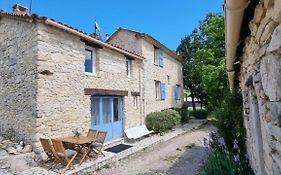 Maison dans un endroit paisible